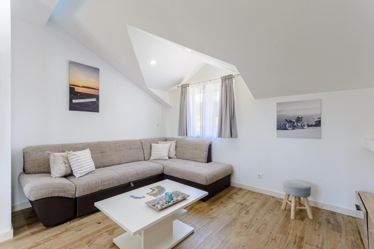 Apartment Darka 1 Sumartin Exterior photo
